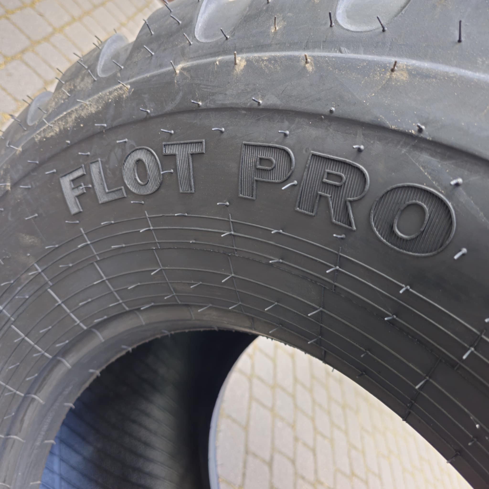 Opona Galaxy Flot Pro 550/60-22.5 16PR 166A8 TL