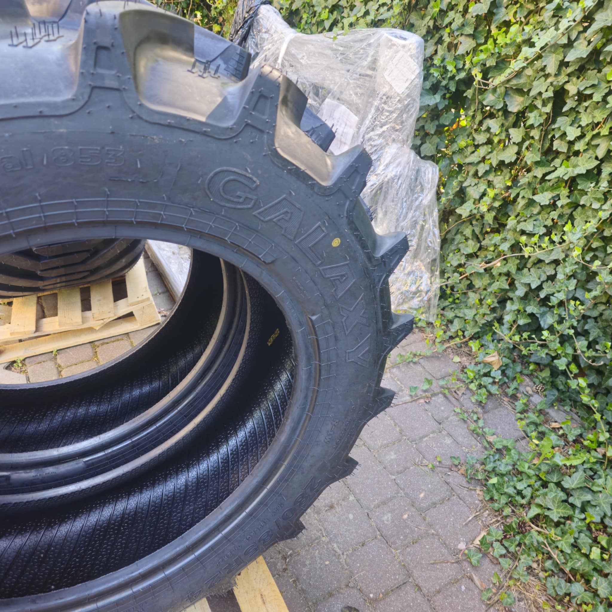 Opona Galaxy Earth Pro 853 340/85R24 (13.6R24) 125D TL